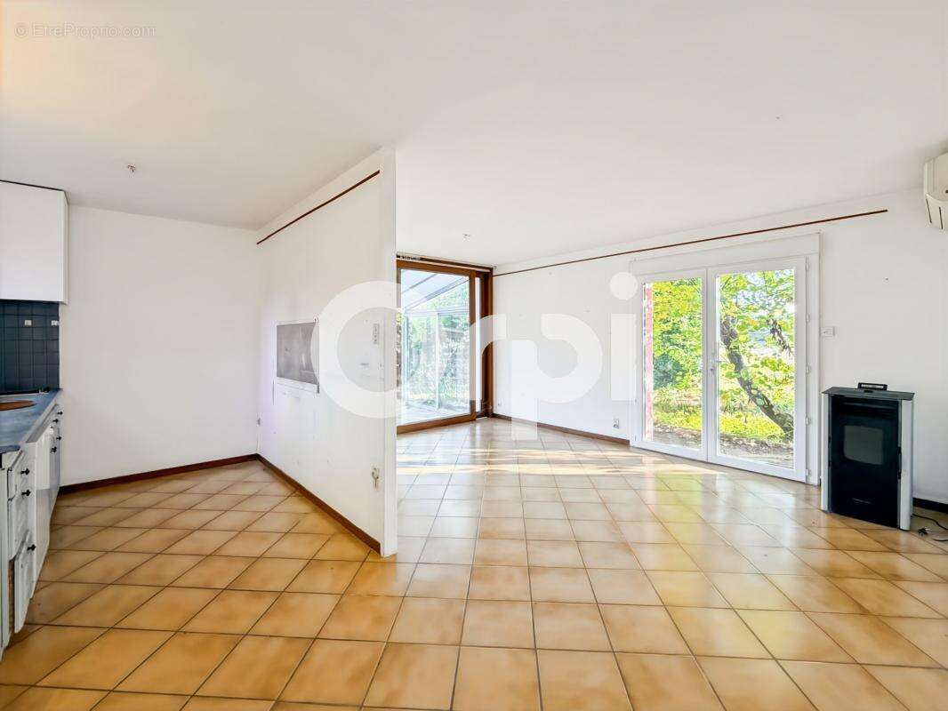 Maison à RUOMS
