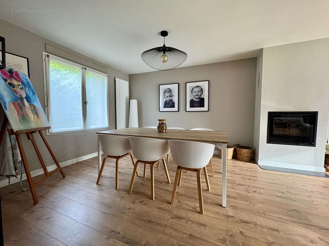 Superbe maison individuelle - Secteur Bellefontaine 4 chambres - Double garage et Jardin! - photo 6