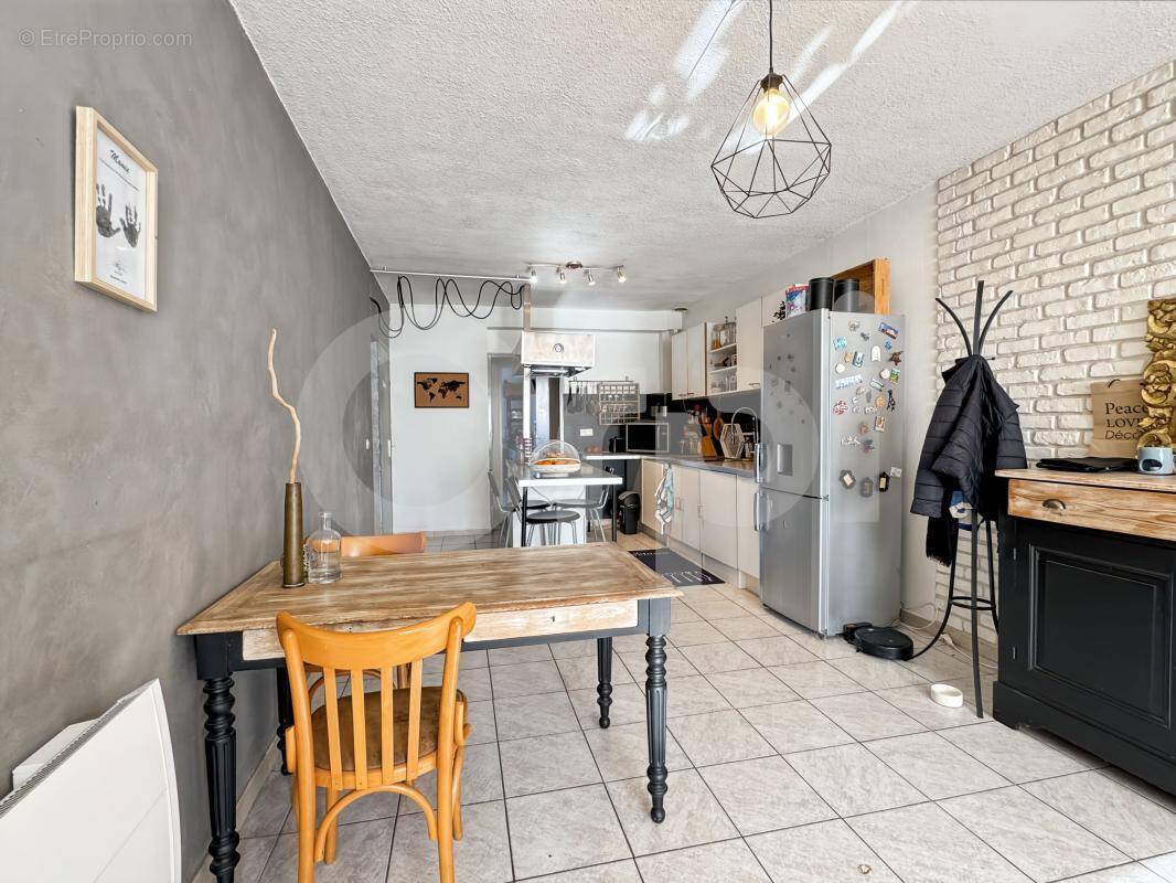 Appartement à LA CRAU