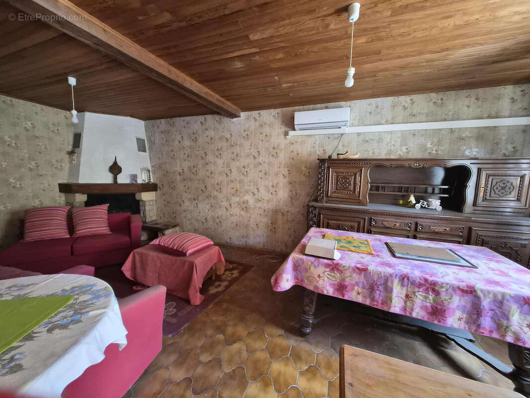 Maison à COURSAN
