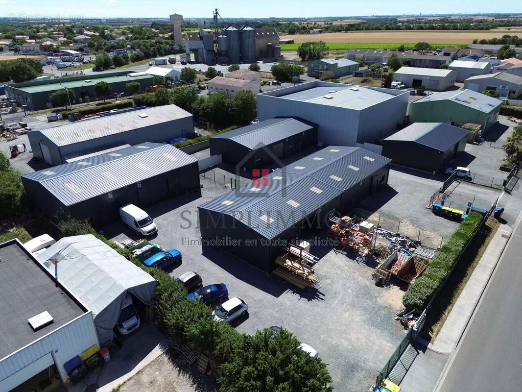 Ensemble immobilier commercial - photo 61