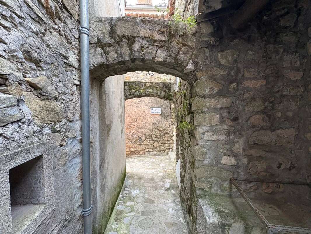 Maison à TOURRETTE-LEVENS