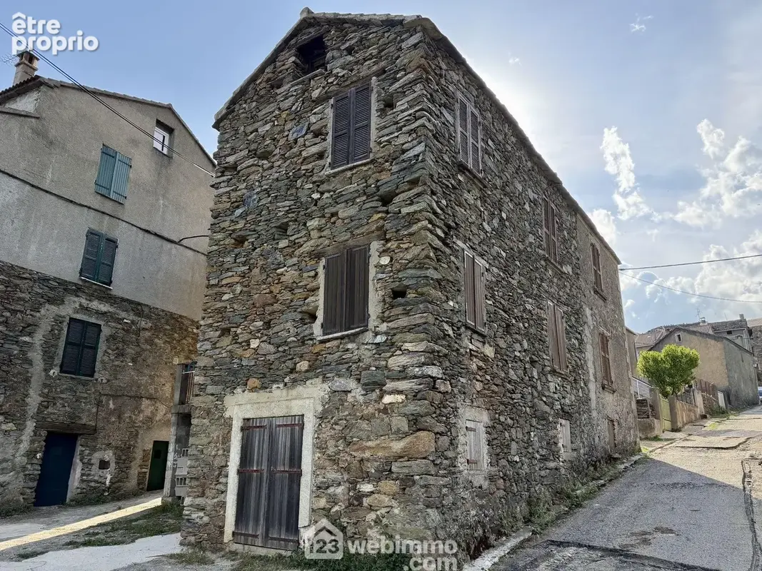 Maison traditionnelle en pierres - Maison à MOITA