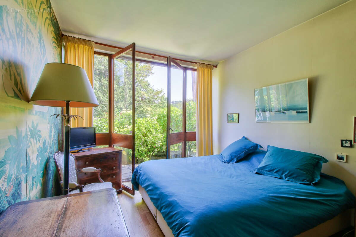 Appartement à VILLE-D&#039;AVRAY