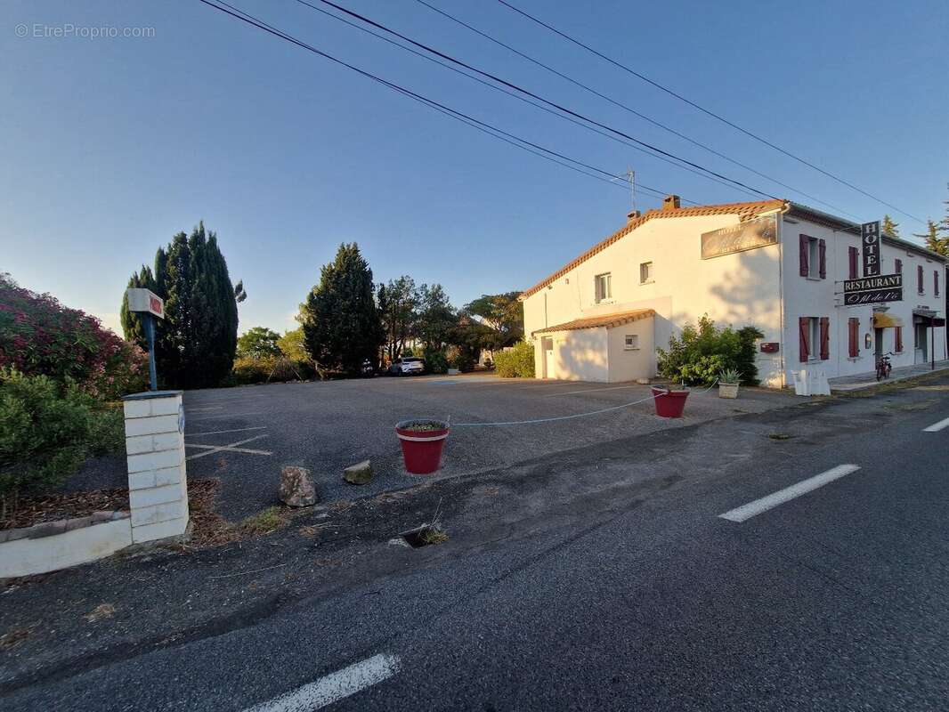 Cause retraite - ancien hotel restaurant en bordure du canal du midi - photo 3