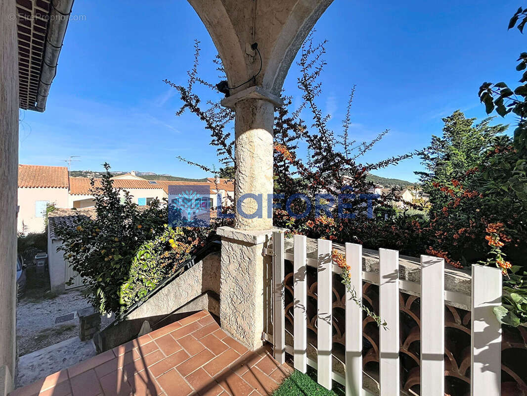 Appartement à SIX-FOURS-LES-PLAGES