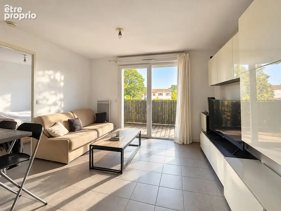 Cenon Plaisance - Appartement T2 de 40m² avec terrasse et place de parking - photo 1