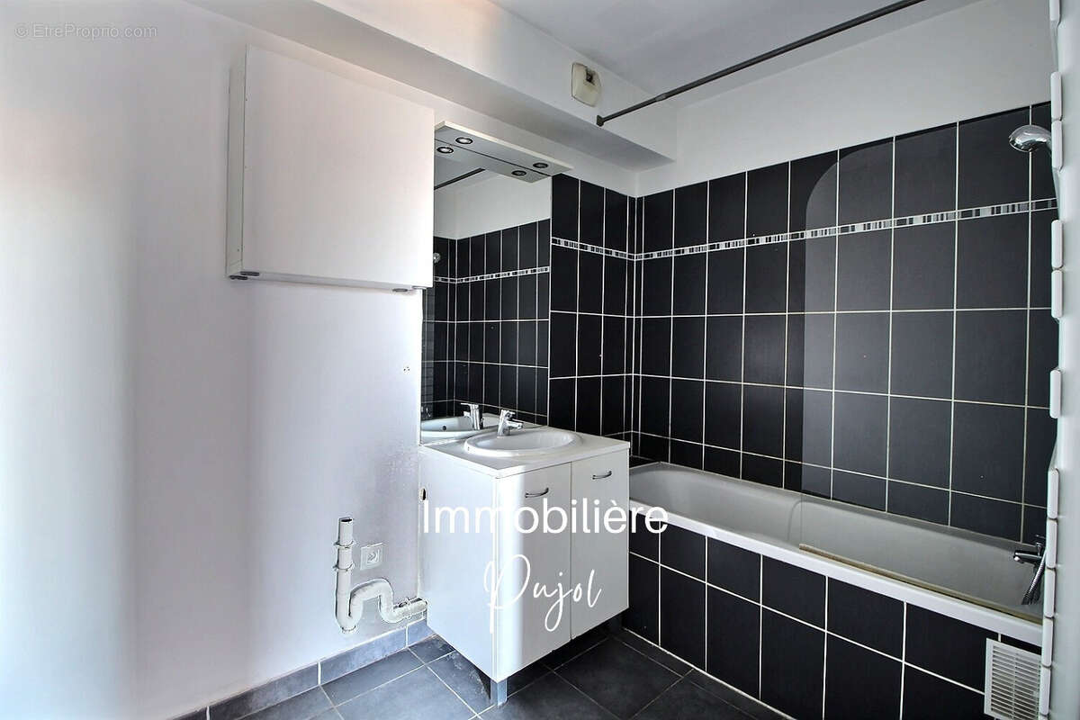 Appartement à MARSEILLE-2E