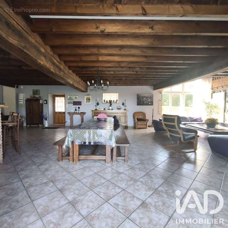 Maison 252 m² à Sainte-Magnance  - photo 7