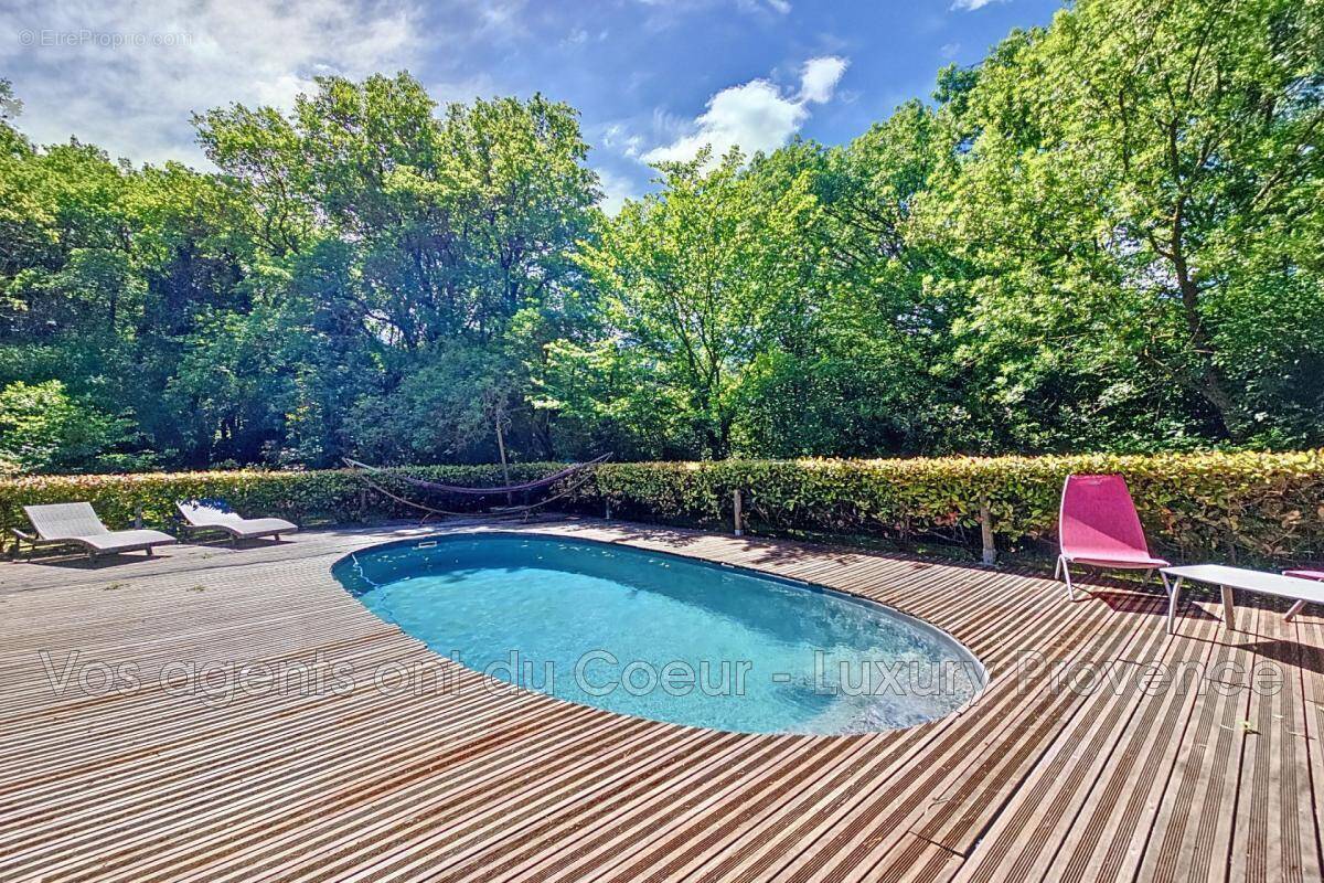 Maison à SIMIANE-COLLONGUE