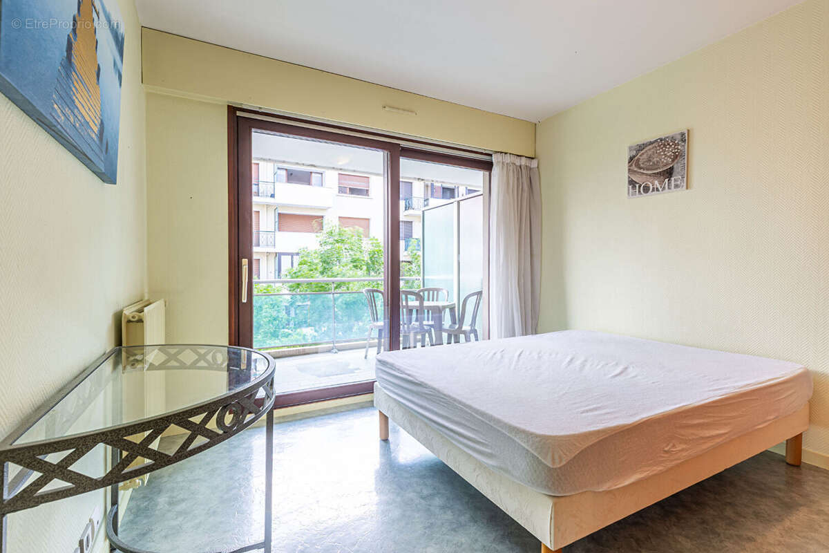 Agence immobiliere laforet - exclusivite - "tulipe" - annecy - hyper-centre - appartement t2 de 42,55m² - balcon - cave - photo 4