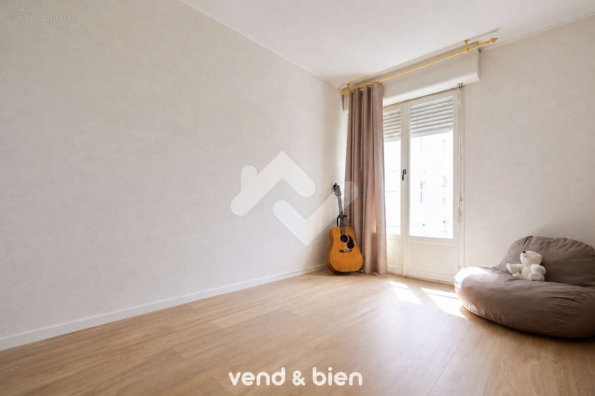 Appartement T4 de 75 m2 avec loggia et cave - photo 7
