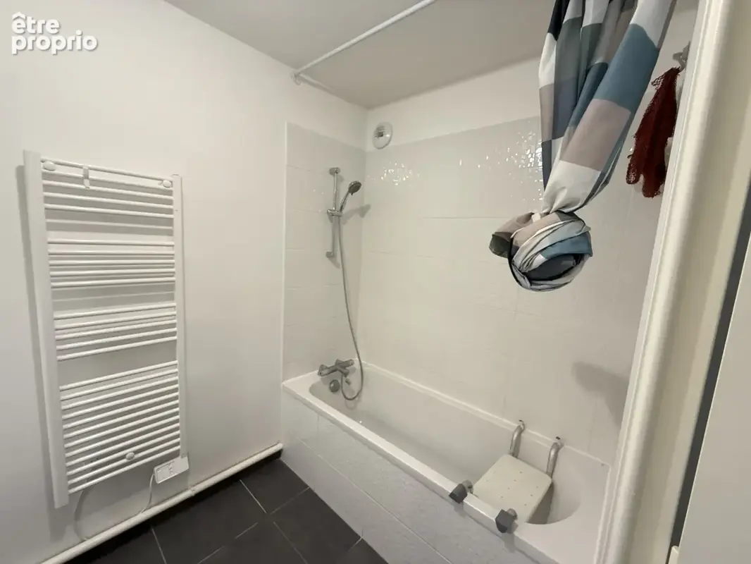 Appartement - residence recente - 3 chambres - 2 places de parking - photo 7