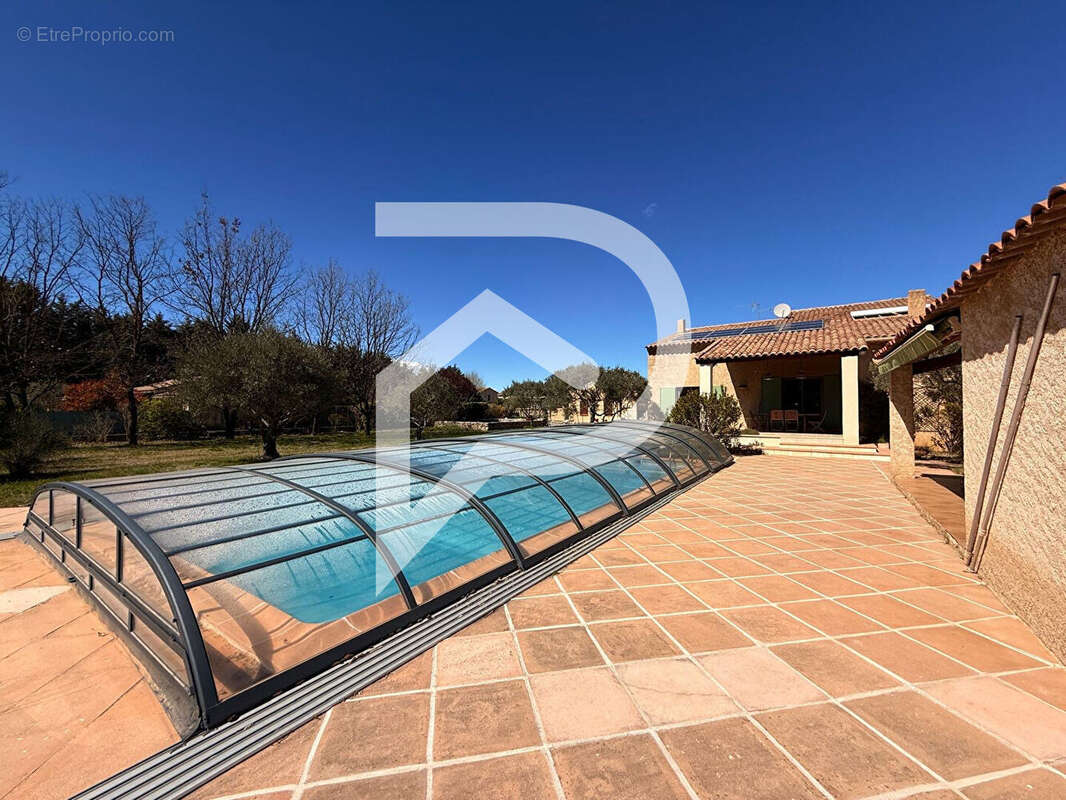 Maison à VINON-SUR-VERDON