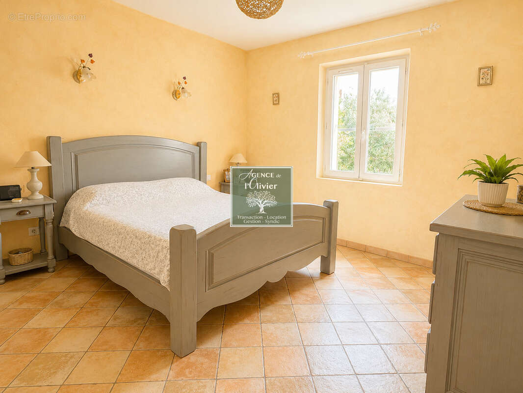 A pieds du centre de Saint-Rémy, maison familiale sur près de 1400m2 de terrain - photo 11