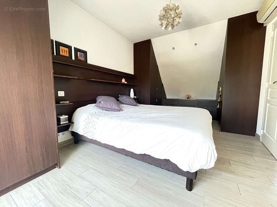 Maison à VERRIERES-LE-BUISSON