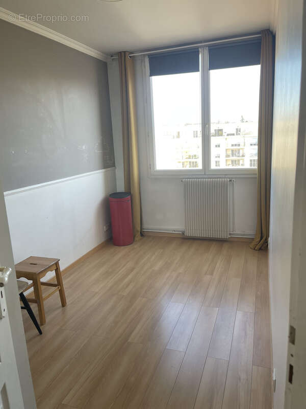 Appartement à SAINT-MAUR-DES-FOSSES