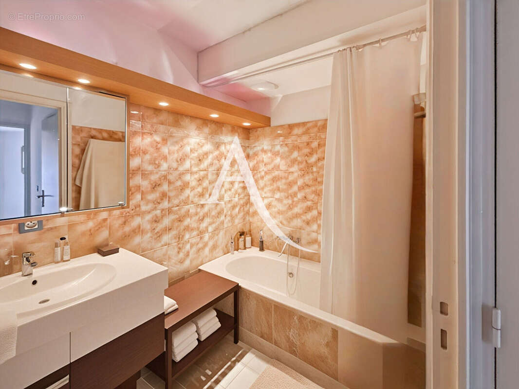 Appartement Le Cannet 2 pièce(s) 49 m2 vue Mer - photo 10