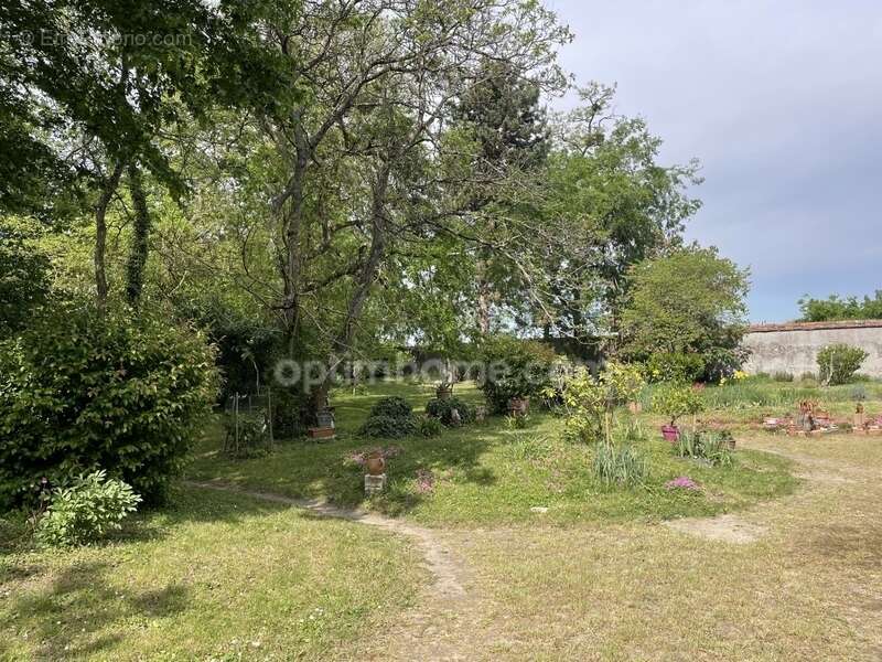 Appartement à INGRE