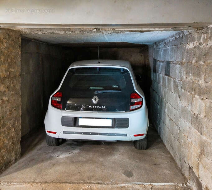 Parking à AUBERVILLIERS