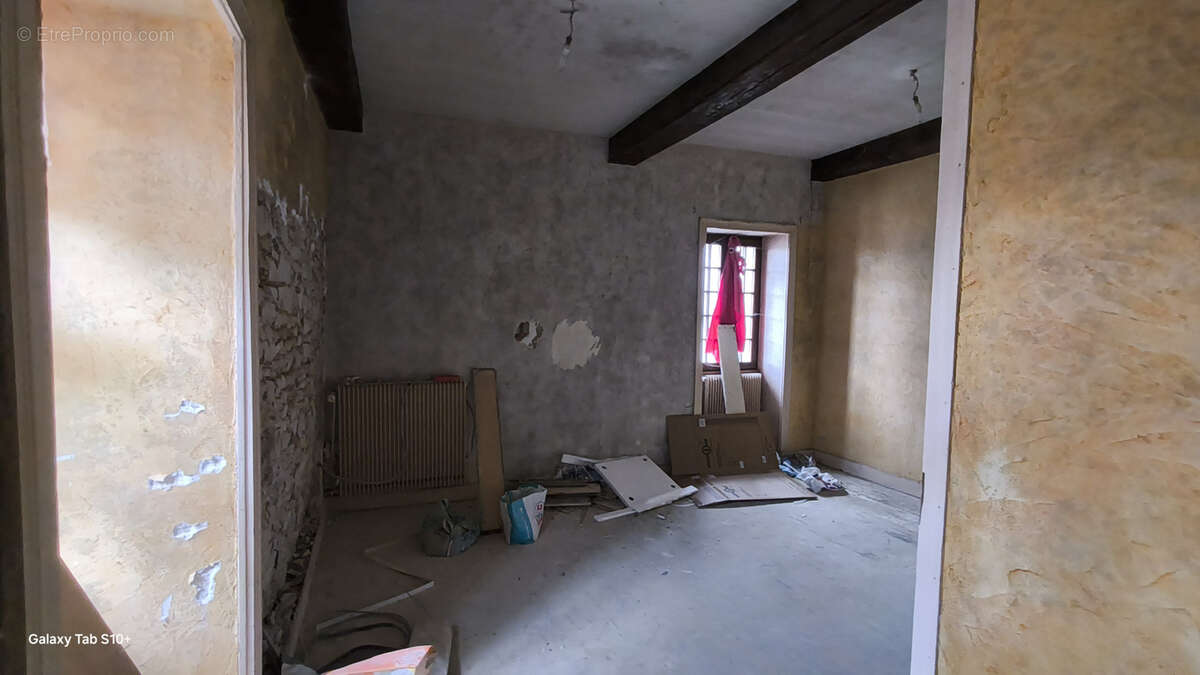 Maison à MAGNAC-BOURG