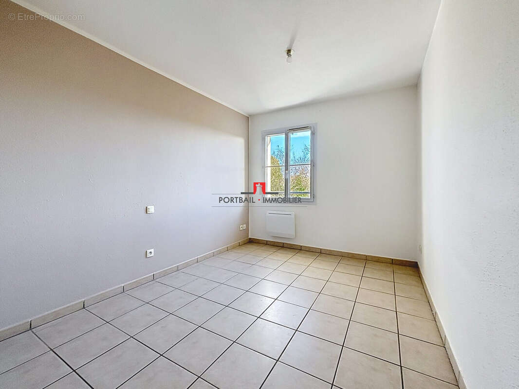 Maison à SAINT-MARTIN-LACAUSSADE