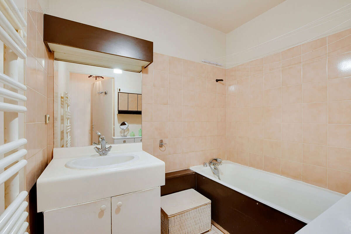 Appartement à PARIS-19E