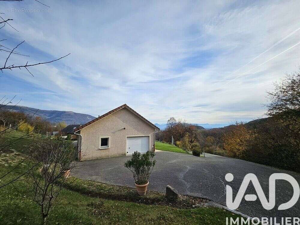 Photo 3 - Maison à VIRIEU-LE-PETIT