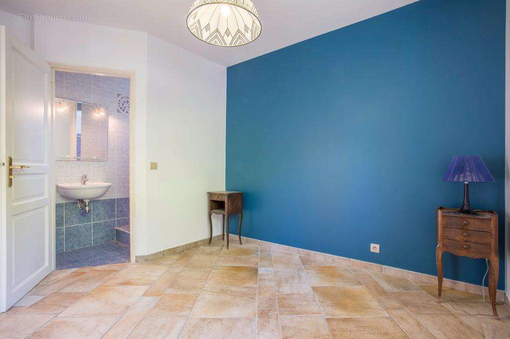 Maison à CRANVES-SALES