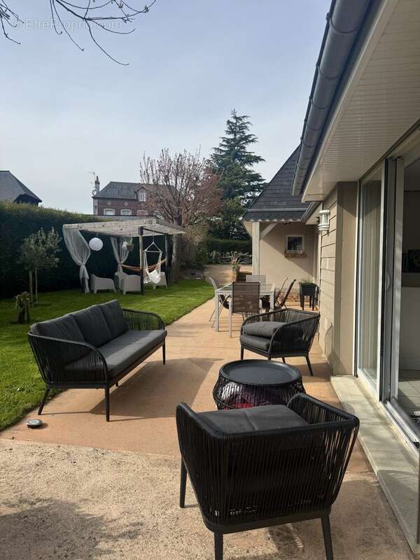 Maison à MONT-CAUVAIRE