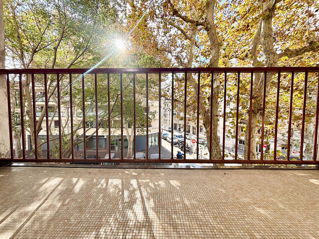 Appartement à MARSEILLE-5E