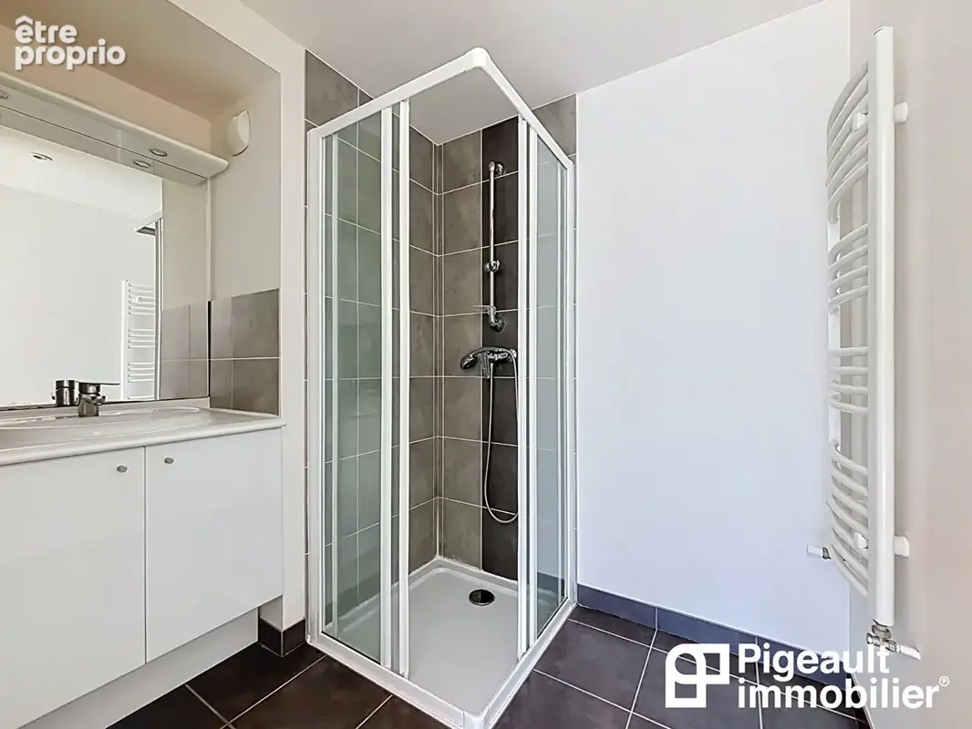 Appartement T2  à vendre - Rennes Saint Jacques de la Lande - Terrasse - Parking - Cave - Métro - photo 6