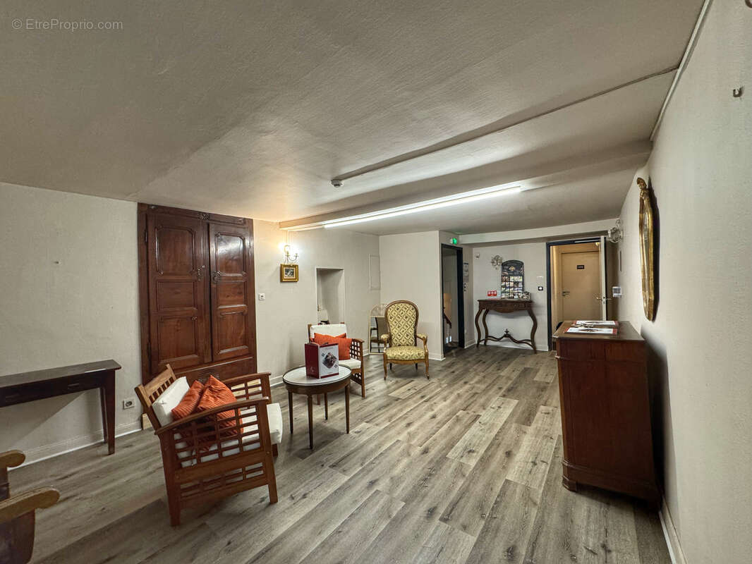 Commerce à SAINT-JEAN-PIED-DE-PORT