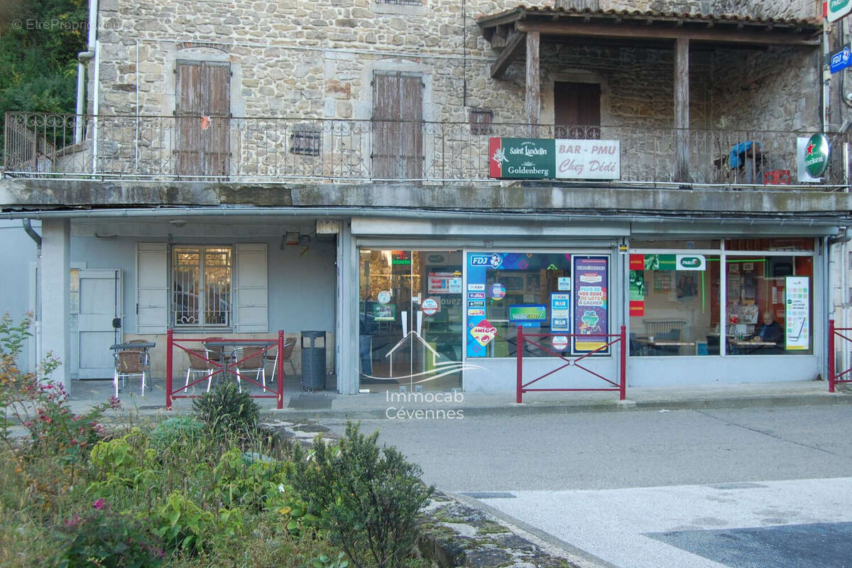 Commerce à LES SALLES-DU-GARDON