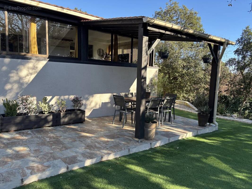 Maison à ROQUEBRUNE-SUR-ARGENS