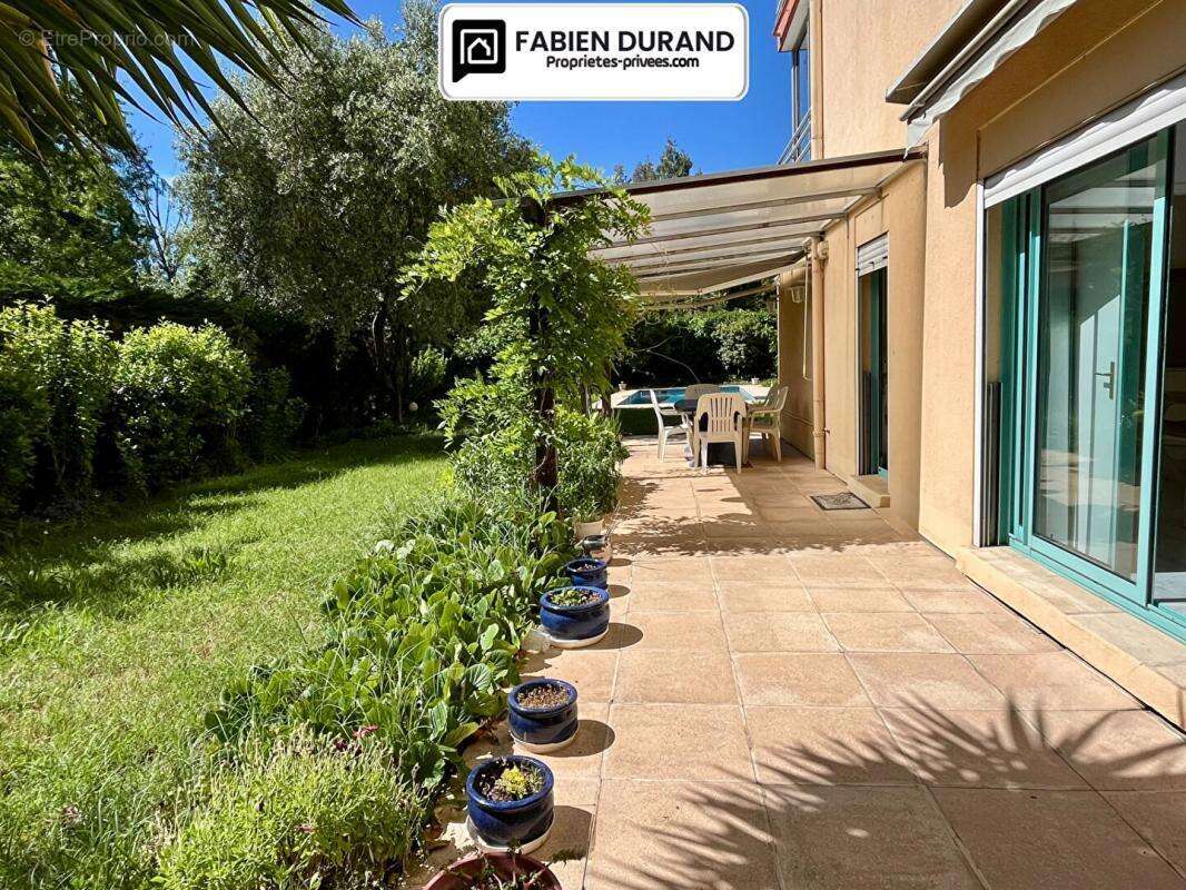 Appartement à MANDELIEU-LA-NAPOULE