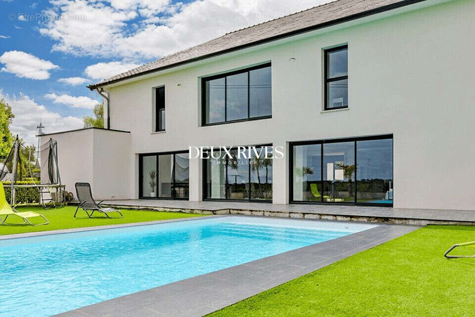 Maison 350 m² à La Chapelle-Sur-Erdre  - photo 2