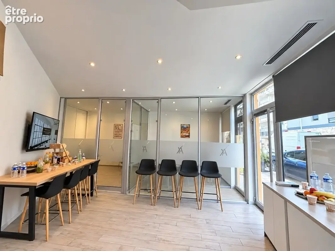 Commerce 34 m² à vendre à Saint-Laurent-Du-Var (06700) - photo 2