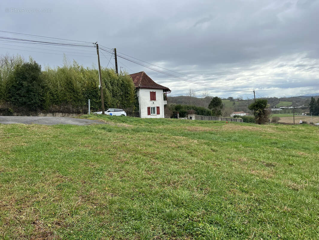 Terrain à AROUE-ITHOROTS-OLHAIBY