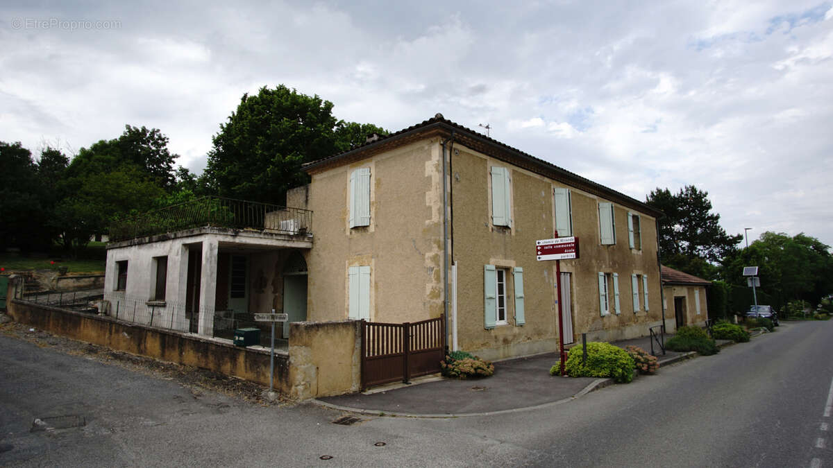 Maison à ORNEZAN