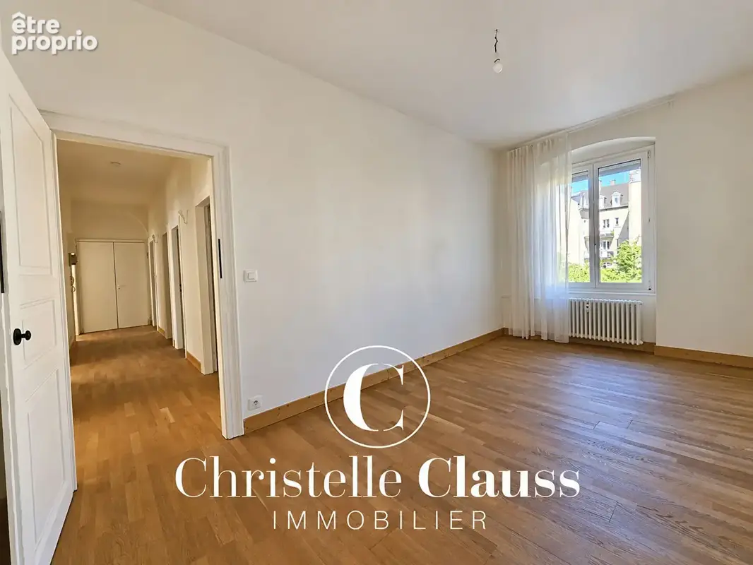 STRASBOURG - ORANGERIE  115 m², trois chambres et balcon plein sud - photo 6