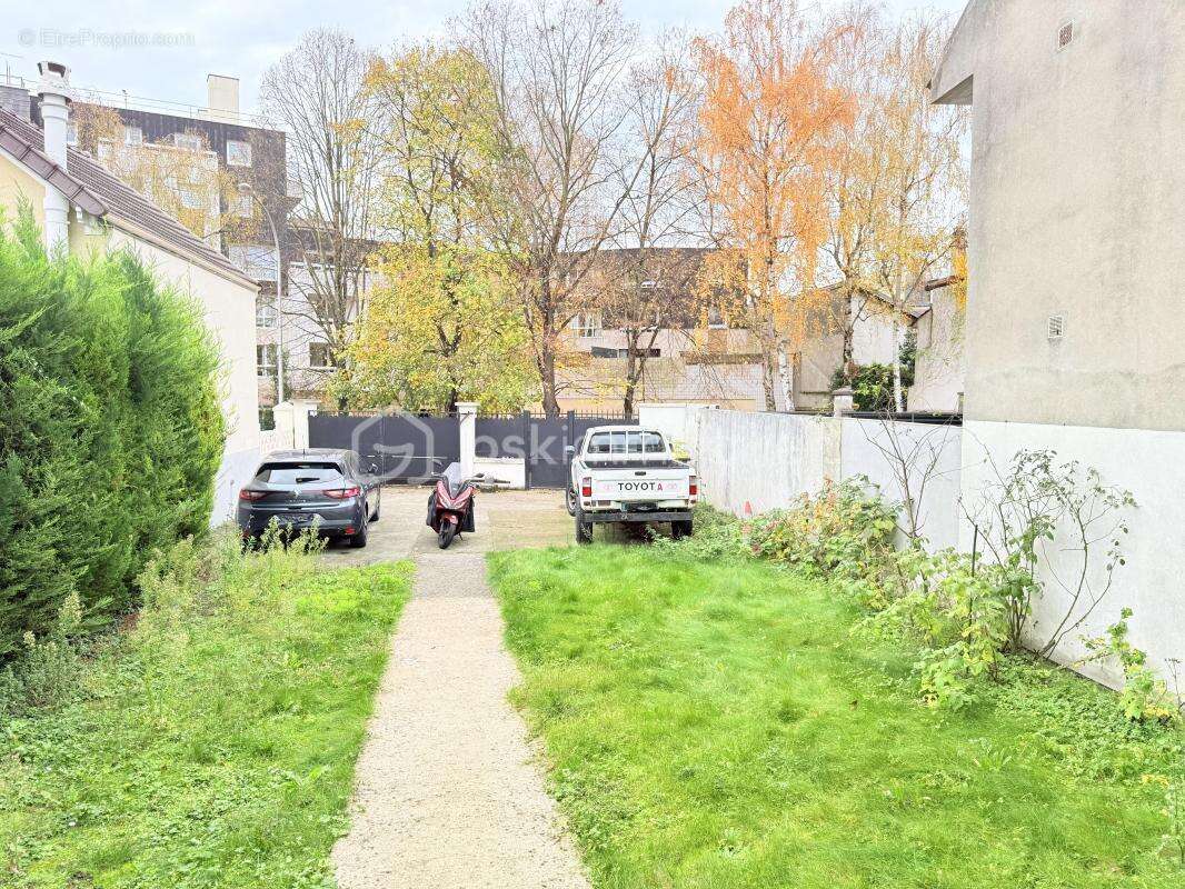 Maison à LE PERREUX-SUR-MARNE