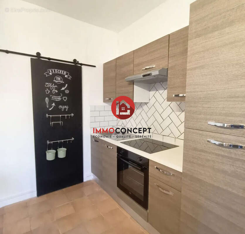 Appartement à ROQUEMAURE