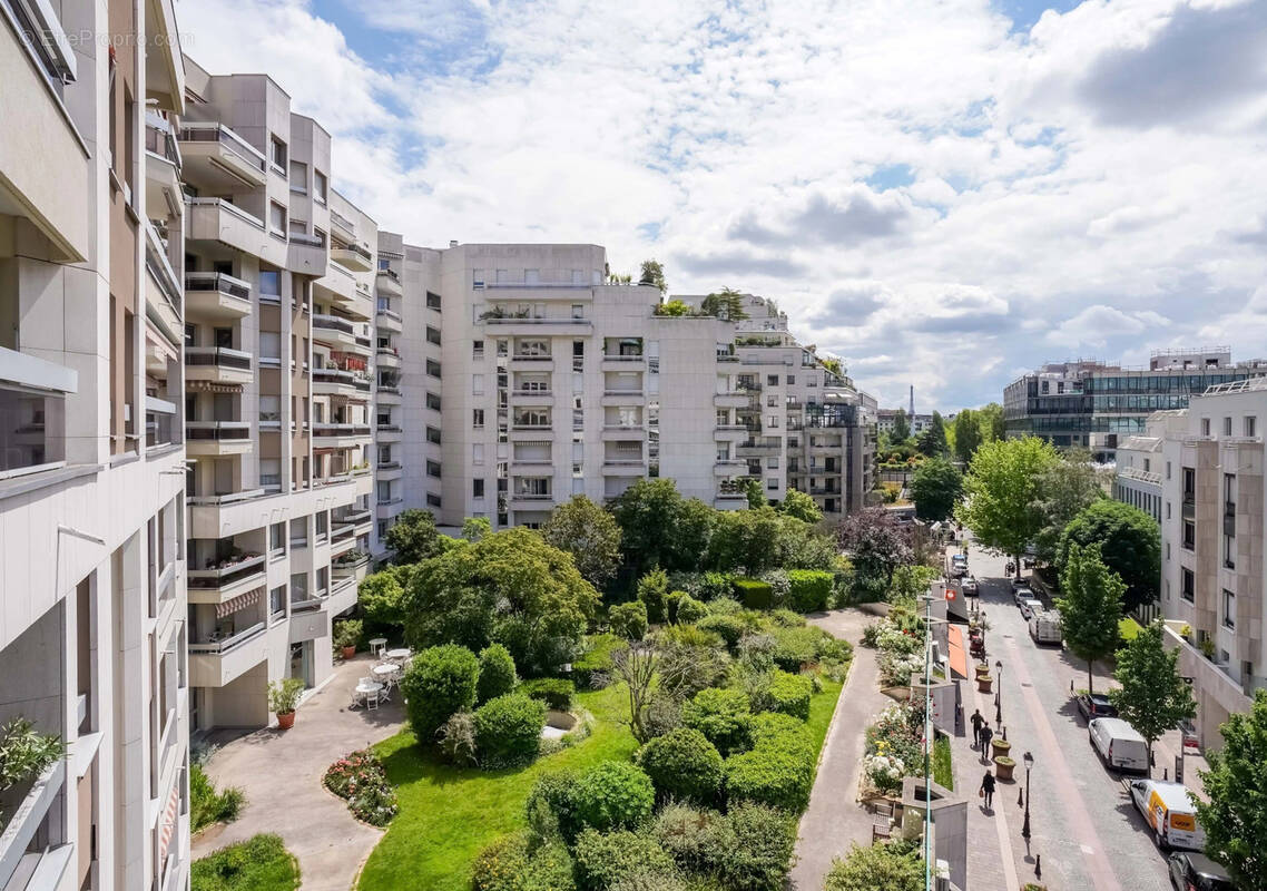 Appartement à COURBEVOIE
