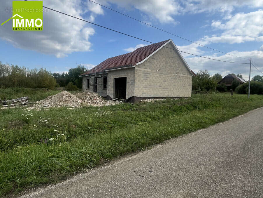 Maison à LONS-LE-SAUNIER