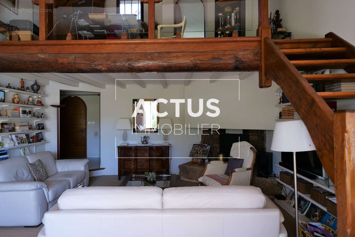 Maison à SAINT-MARTIN-DE-CRAU