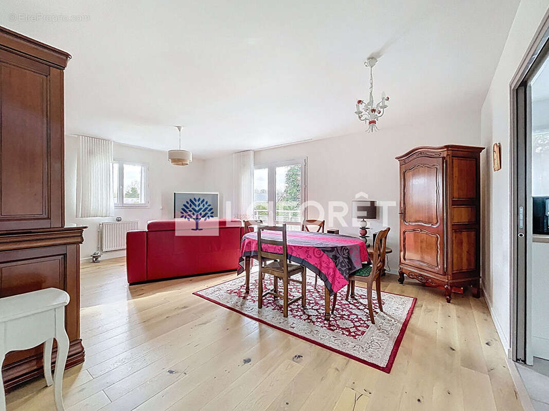 Appartement à ISNEAUVILLE