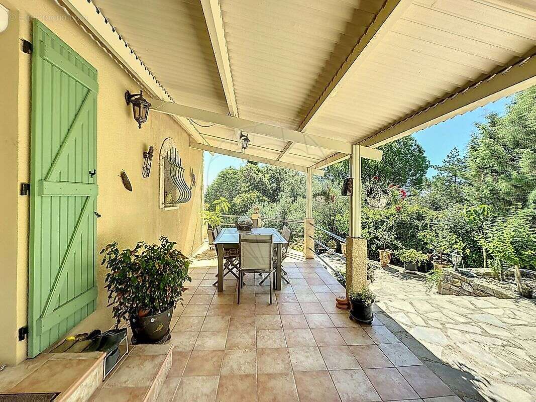 Maison à BOISSET-ET-GAUJAC