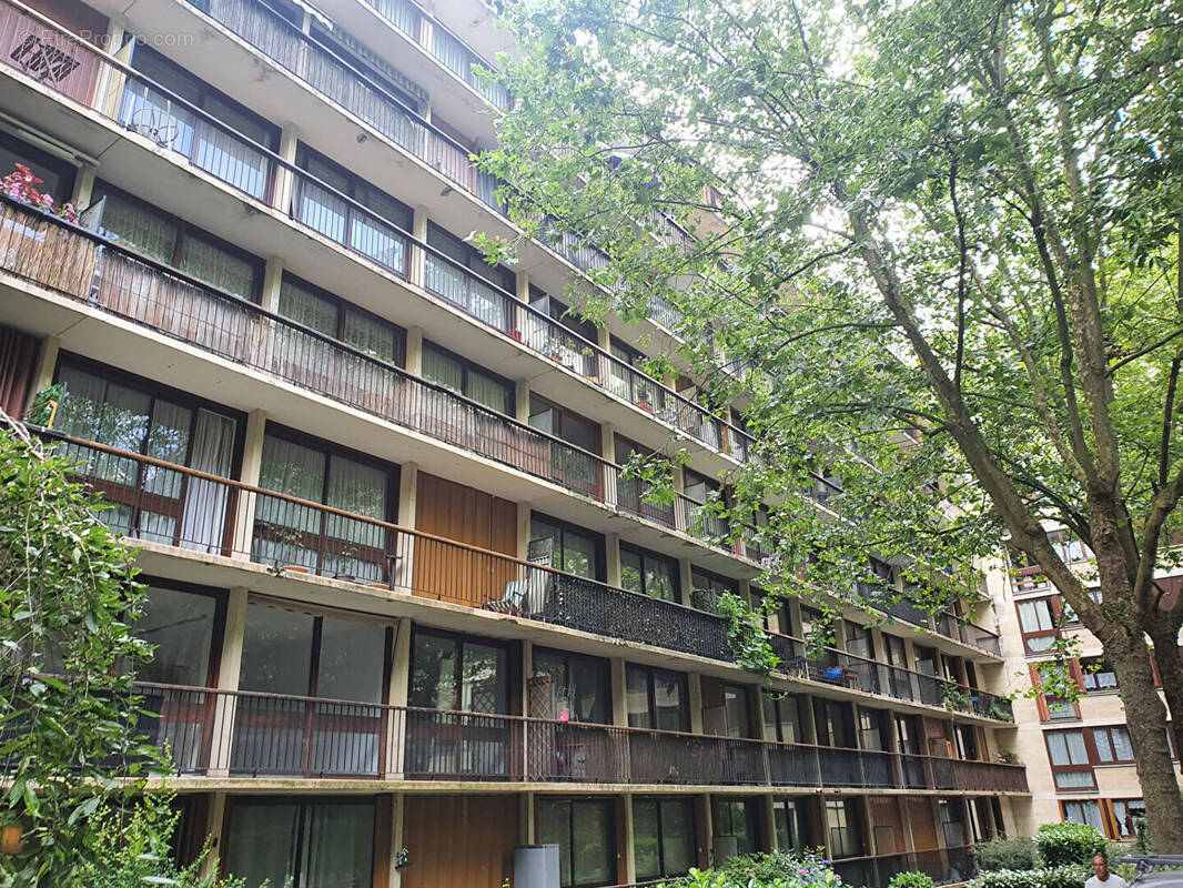 Appartement à FONTENAY-LE-FLEURY