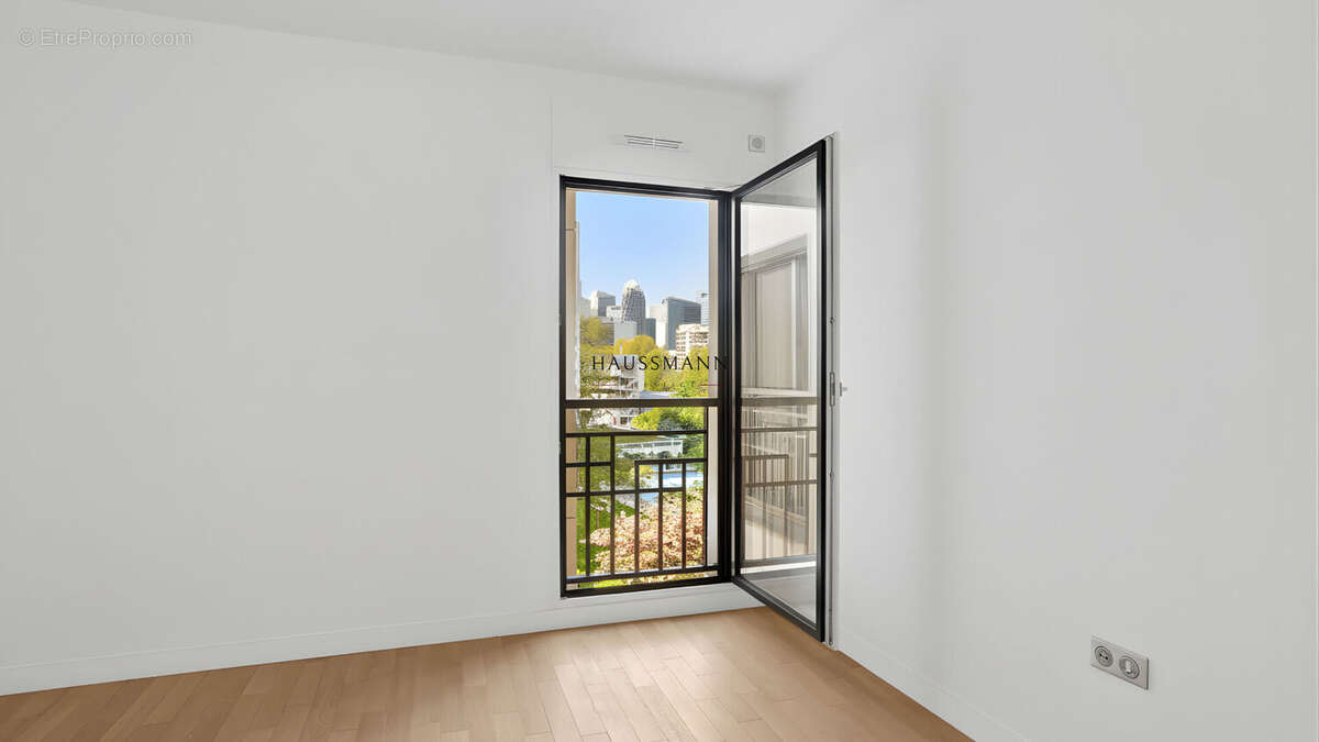 Appartement à NEUILLY-SUR-SEINE